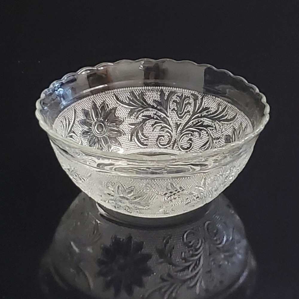 7 1/2" Scalloped Sandwich Clear Glass Bowl by Anchor Hocking